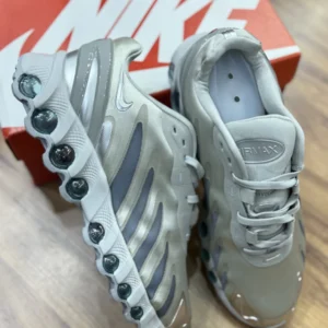 Air Max DN Prata